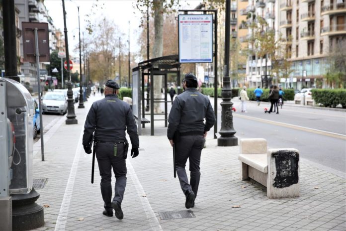 LA SICILIA IN ZONA ROSSA, CONTROLLI DELLA GUARDIA DI FINANZA IN CENTRO