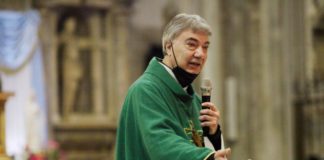 Napoli, l’arcivescovo Battaglia è guarito dal Covid