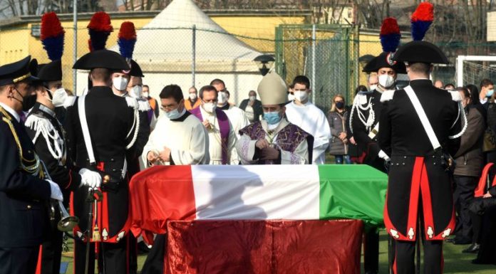 A Limbiate l’ultimo saluto ad Attanasio “Sarai giovane per sempre”