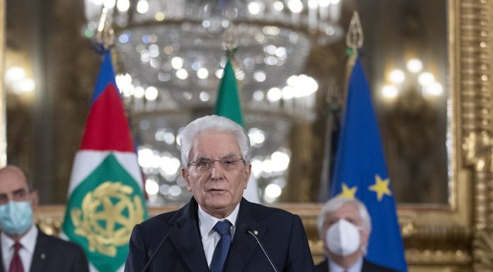 Mattarella convoca Draghi “Serve un governo di alto profilo”