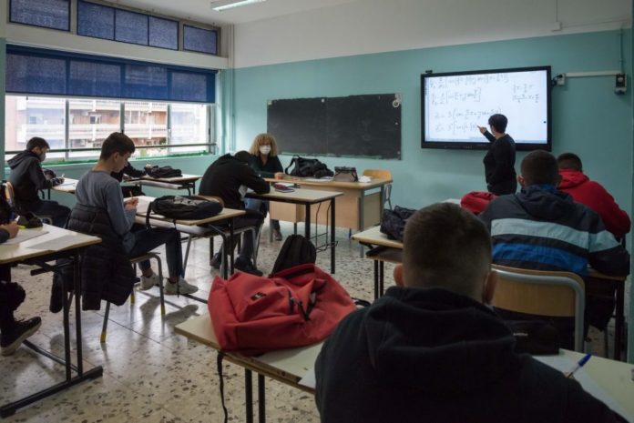 IL MINISTRO AZZOLINA VISITA L’ISTITUTO VIA COPERNICO DI POMEZIA