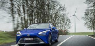 Nuova Toyota Mirai, seconda generazione per l’auto ad idrogeno