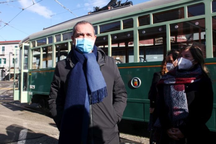 LUIGI DE MAGISTRIS SINDACO DI NAPOLI