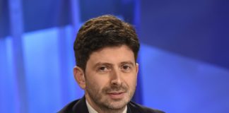 Covid, Speranza “impatto varianti chiede misure rigorose”