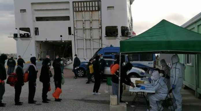 Immigrazione, arrestato trafficante di esseri umani