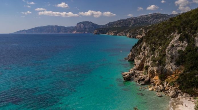 Solinas “Screening e vaccini per modello turismo sicuro in Sardegna”