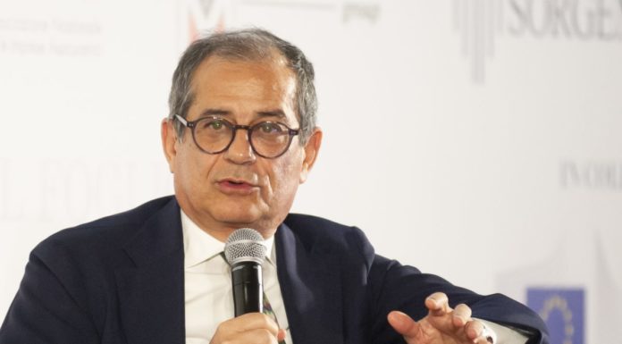 Vaccini, Giorgetti nomina Tria consulente economico