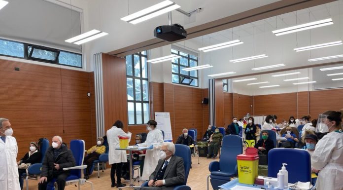 Covid, Mattarella si è vaccinato allo Spallanzani