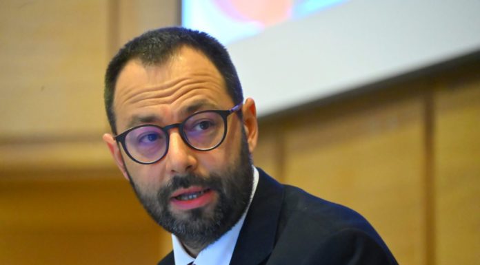 Covid, Patuanelli “A Pasqua possibili restrizioni come a Natale”