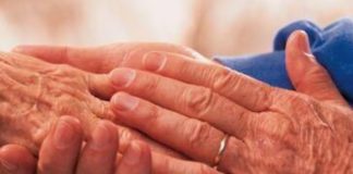 Caregiver, un contributo per chi assiste un familiare malato in Toscana