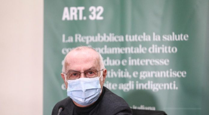 Vaccini, Rezza “Giusto fare accertamenti su AstraZeneca”