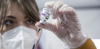 AstraZeneca “Non emerse prove di aumento rischio embolia o trombosi”