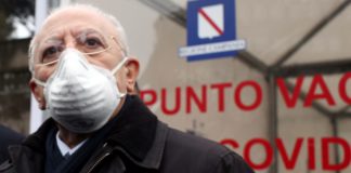 Vaccino, De Luca “Campania penalizzata, ci rivolgeremo a Mattarella”