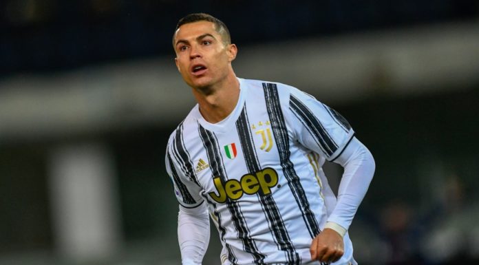 Tris di Ronaldo che trascina la Juve, Cagliari piegato 3-1