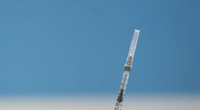 Vaccino, Aifa sospende AstraZeneca in tutta Italia in via precauzionale