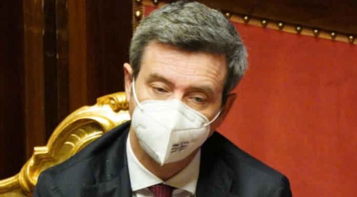 Orlando “Stop licenziamenti fino a ottobre per chi non ha cig”