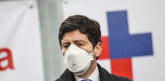 Covid, Speranza “Sì allo scudo penale per chi somministra il vaccino”