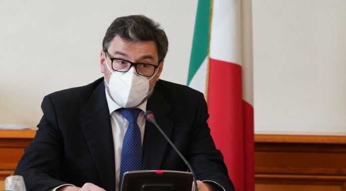 Alitalia, Giorgetti “La parola d’ordine è discontinuità”