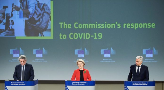 Covid, la Commissione Ue propone il passaporto digitale per i vaccinati