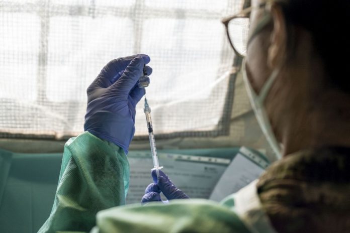 VACCINAZIONE OVER 80 AL DRIVE THROUGH DEL PARCHEGGIO DI TRENNO