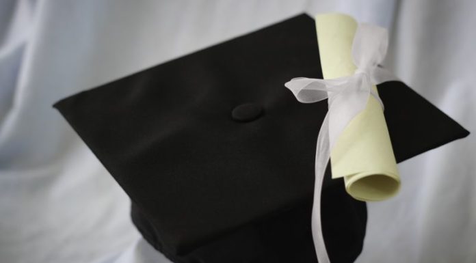 Giovani e istituzioni in Toscana, Mazzeo “Un premio a 10 tesi di laurea”