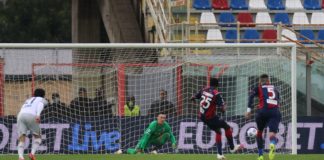 Crotone avanti 2-0 ma il Bologna ribalta e vince 3-2