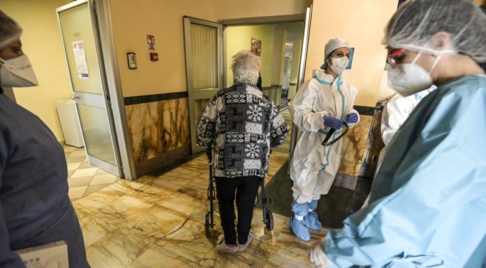 Covid, nelle Rsa primi effetti del vaccino, giù incidenza e decessi