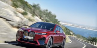 Bmw iX xDrive40 e iX xDrive50, due sportive elettriche di lusso