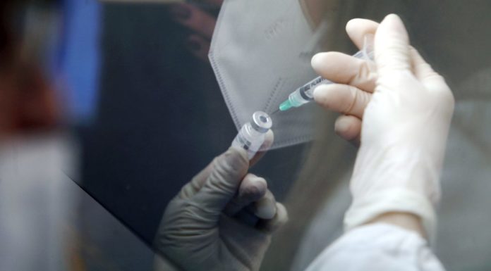 Vaccini, dalla Commissione Ue nuova stretta all’export