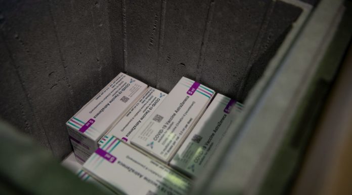 Vaccini, consegnate oggi oltre 270 mila dosi di AstraZeneca