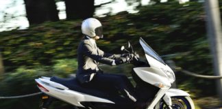 Nuovo Suzuki Burgman 400, più sicuro e ecologico