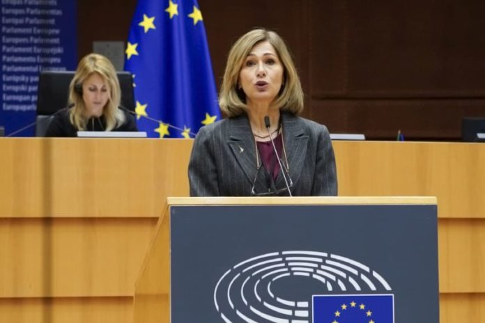 Francesca Donato-plenaria01