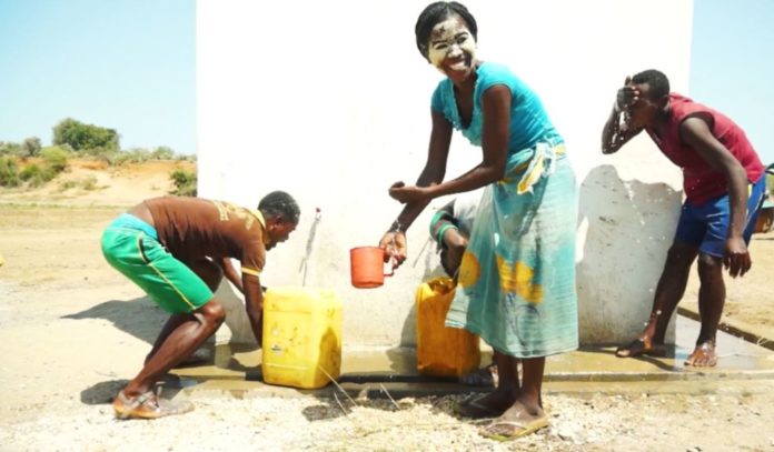 Water is Life, Madag (3)