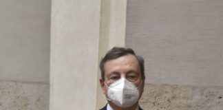 Covid, Draghi “Lo Stato c’è e ci sarà. La campagna vaccini prosegue”