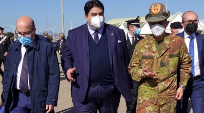 Vaccino, Figliuolo inaugura hub Cagliari, Solinas “Serve collaborazione”