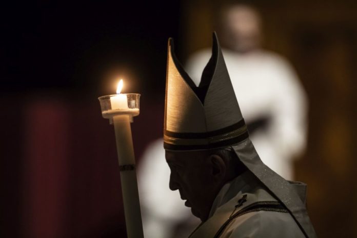 CELEBRAZIONI PASQUALI MESSA DELLA VEGLIA IN ASILICA SENZA FEDELI A CAUSA DEL CORONA VIRUS