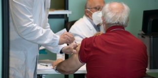 1,5 milioni di vaccini Pfizer in distribuzione entro domani