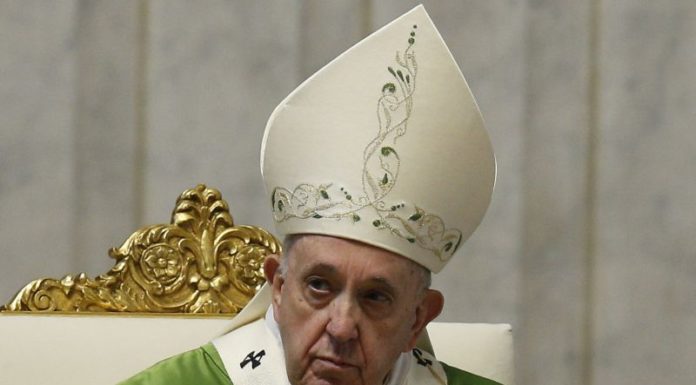 Vaccino, Papa “Strumento essenziale nella lotta alla pandemia”