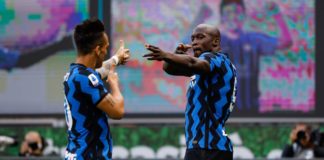 Lukaku-Martinez firmano la decima vittoria Inter, Sassuolo battuto 2-1