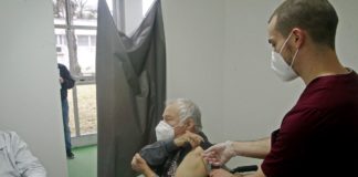 Vaccino, Toti “Priorità in base a età e ultravulnerabilità”