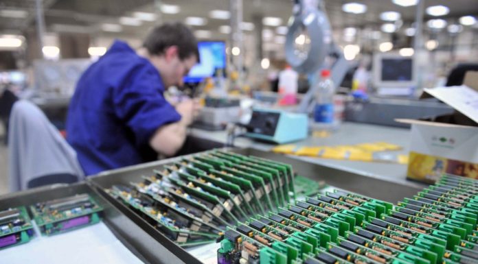 A febbraio in lieve aumento la produzione industriale