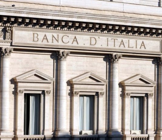 Il conflitto in Medio Oriente rallenta la crescita, Bankitalia stima il Pil a +0,5% e l’inflazione al 2,6% nel 2026