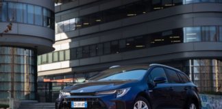 Suzuki, ibrido garantito fino a 10 anni o 250.000 km