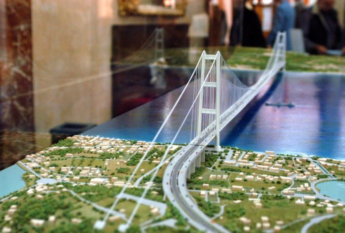 PONTE SULLO STRETTO DI MESSINA PLASTICO