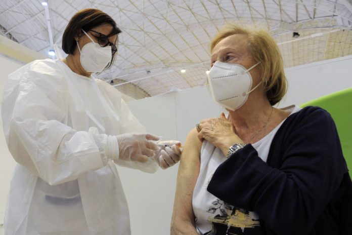 BARI CENTRO VACCINALE HUB FIERA DEL LEVANTE