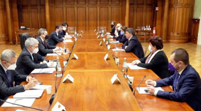 Renzi “Ottimo confronto a Palazzo Chigi, è svolta”