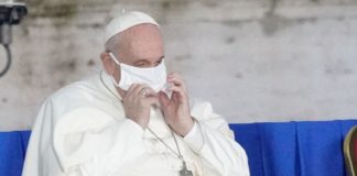 Migranti, Papa: “Ennesima tragedia in mare, momento della vergogna”