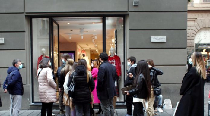 Sale la fiducia dei consumatori e delle imprese