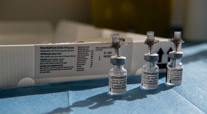 Vaccino, in arrivo alle Regioni 2,2 milioni di dosi Pfizer