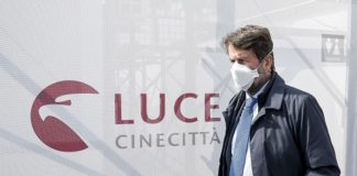 Cinema, torna l’obbligo di uscita in sala prima dello streaming